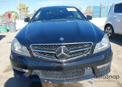 2014 Mercedes-Benz C 63 Amg z USA, uszkodzony, nr VIN WDDGJ7HBXEG322336